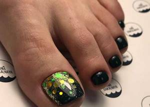 3D effects, multi-colored sequins in pedicure