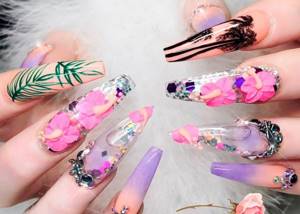 Aquarium design on nails. Photo, technique for beginners with sparkles, dried flowers, water inside 