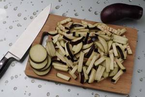 Stewed eggplants, fried in a frying pan. Recipes are quick and tasty 