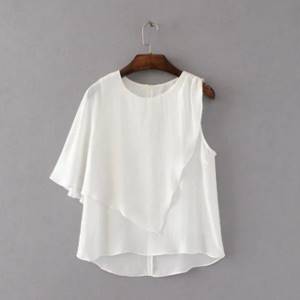 Asymmetrical blouse with short sleeves