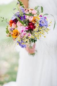 Bride&#39;s bouquet with wildflowers