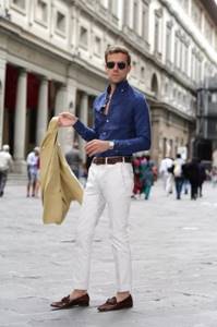 What to wear with white jeans