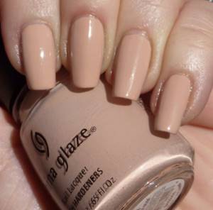nail polish color powder beige for the summer season
