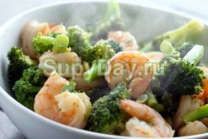 Dietary broccoli and seafood soup
