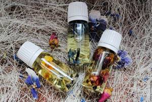 Essential oils for cuticles