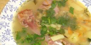 Pea soup with pork