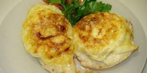 Ready-made chicken chops with pineapple and cheese