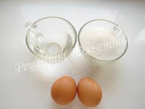 ингредиенты для крема из яичных белков и сиропа