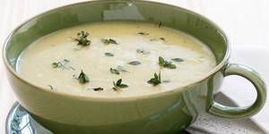 Zucchini cream soup with broccoli