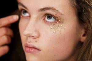 How to use glitter in makeup: examples for a photo shoot and real life