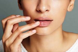 How to treat chapped lips at home. Ointments, folk remedies, home recipes 