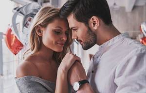 how to make a successful guy fall in love with you