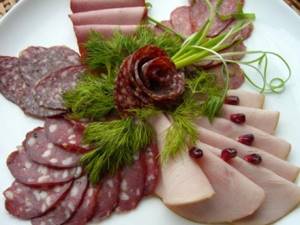 How to decorate cold cuts - ideas for the holiday table