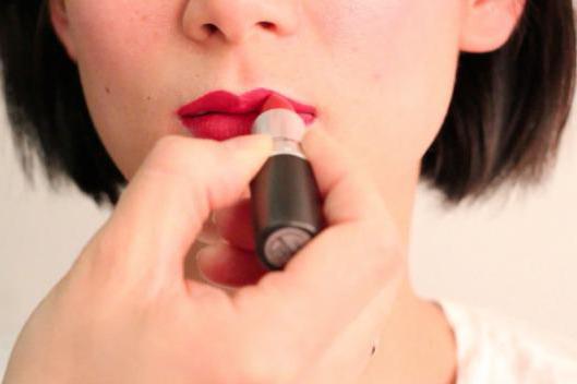 how to use clear lip pencil
