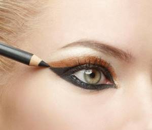How to shade eyeliner correctly?