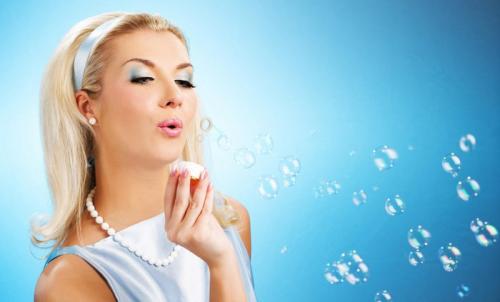 How to make lip gloss at home. Making lip gloss at home 