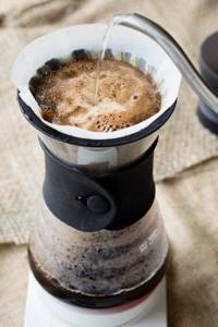 How to brew coffee using a Chemex