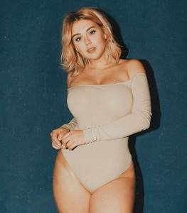 What the bodies of 13 plus size models look like in reality: photos without Photoshop