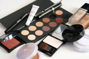 What decorative cosmetics are needed for contouring?