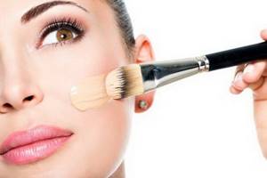 A foundation brush helps you apply makeup correctly.