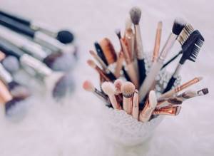 Brushes for expressive makeup