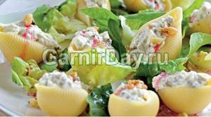 Conchiglioni with nuts and cheese