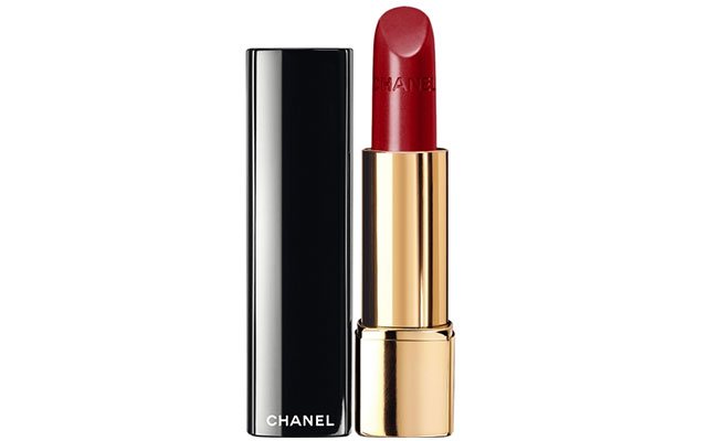 Red lipstick: the best shades, tips and video instructions (photo 1)