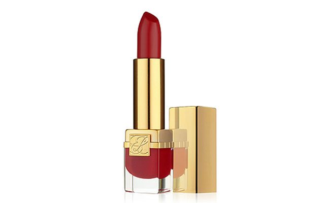 Red lipstick: the best shades, tips and video instructions (photo 10)