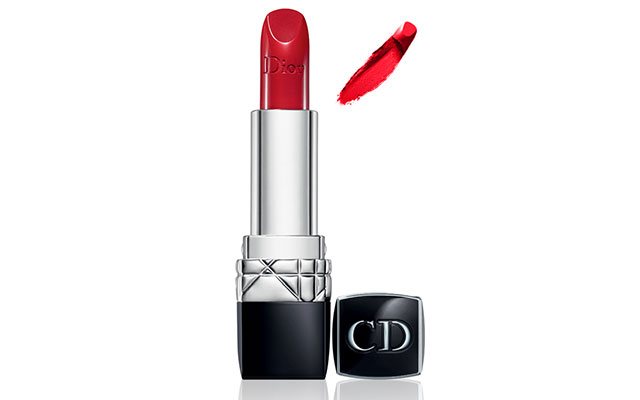 Red lipstick: the best shades, tips and video instructions (photo 6)