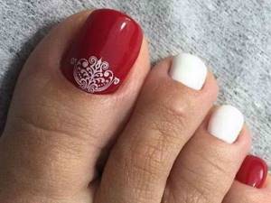 red and white pedicure