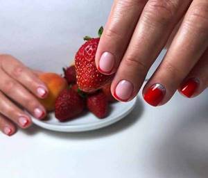 Red manicure for short nails