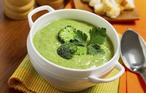 Cream of broccoli soup: recipes for dietary and basic nutrition. A variety of recipes for cream soup from simple to complex broccoli 