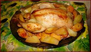 chicken baked in a sleeve with quince and potatoes