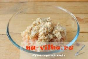 Chicken cutlets with oatmeal and cheese. Ingredients: 