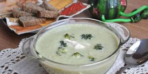 Creamy chicken broccoli soup