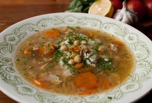Chicken soup with chickpeas