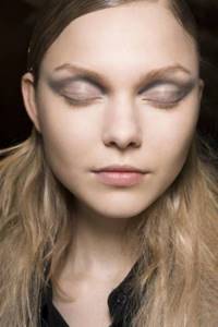 Makeup for green eyes with drooping eyelids. Makeup for green eyes with drooping eyelids: 3 ideas 