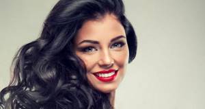 Makeup with red lipstick for brunettes