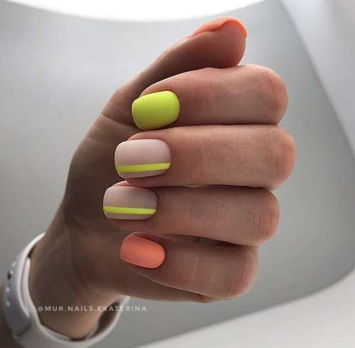 Manicure in two bright colors