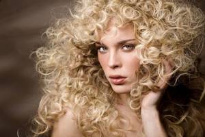 Small curls for long and medium hair. Photo of how to do it from the roots without curling irons and curlers 