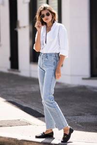 Minimalist style with jeans