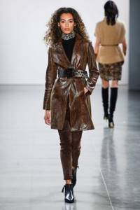 Fashionable clothes fall-winter 2019-2020 Elie Tahari