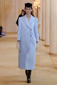Fashionable coat Nina Ricci