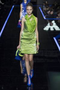 Модное зеленое платье Emporio Armani