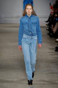 Модные джинсы осень-зима 2020-2021 из коллекции Zadig