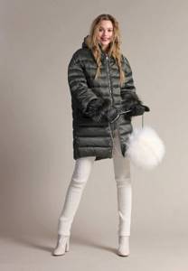 Fashionable down jackets 2021-2022: new models, trends, photos