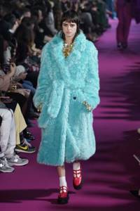 Fashionable fur coats 2021-2022: main trends photo No. 11
