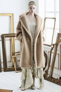 Fashionable fur coats 2021-2022: main trends photo No. 26