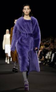 Fashionable fur coats 2021-2022: main trends photo No. 7