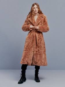 Fashionable fur coats 2021-2022: main trends photo No. 8